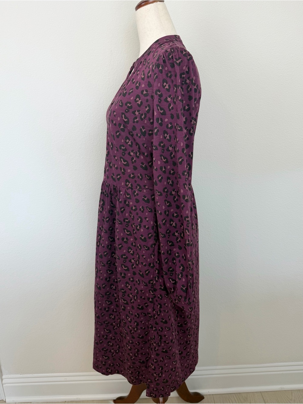 Boden Naomi Relaxed Jersey Dress in Prune Leopard Spots Size 6 Long - Picture 13 of 15